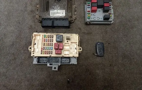 Engine ECU kit and lock set