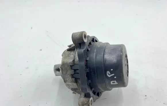 BMW 4 F32 F33 Engine mount bracket 6799104