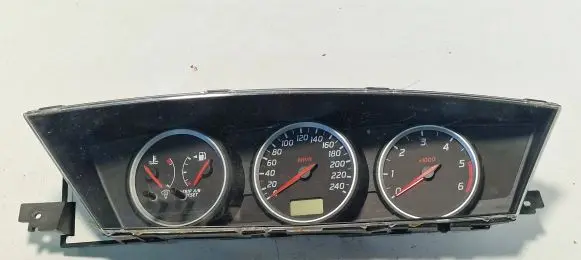 Nissan Primera Speedometer (instrument cluster) Av619 10111