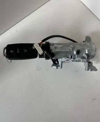 Volkswagen Jetta VI Ignition lock 1K0905851B