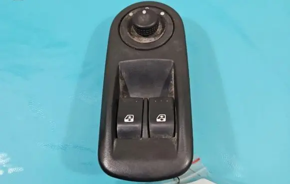 Opel Vivaro Electric window control switch 8200011867 IMPRK1377102