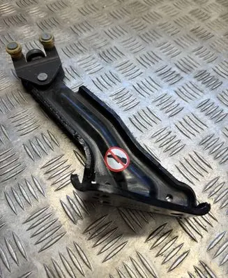 Toyota Proace Sliding door lower roller guide/hinge 9847162380 97969M01