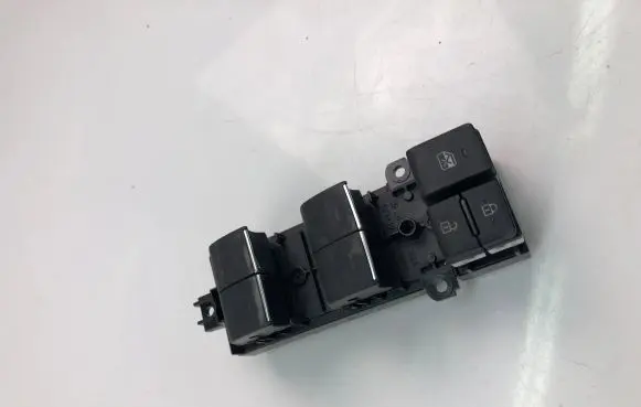 Nissan X-Trail T30 Electric window control switch 25401EQ305