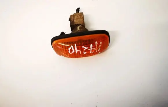 Nissan Primera Front fender indicator light 236522