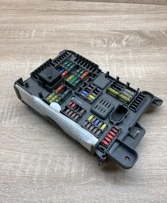 BMW X5 E70 Fuse module 6931687 9240508