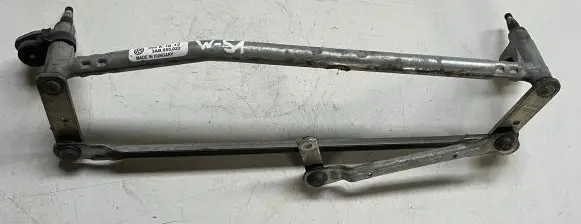 Front wiper linkage