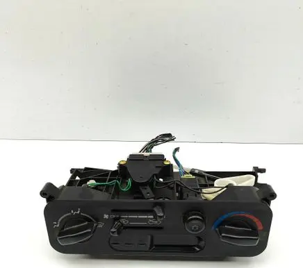 Mitsubishi L200 Interior fan control switch MR167502