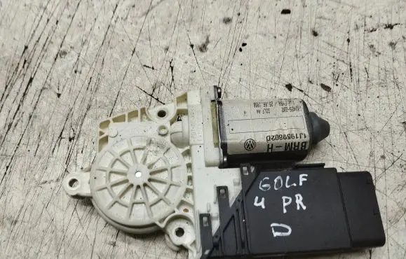 Volkswagen Golf IV Sliding door manual window regulator 