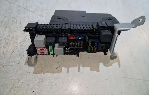 Mercedes-Benz E W212 Fuse module 2129009922