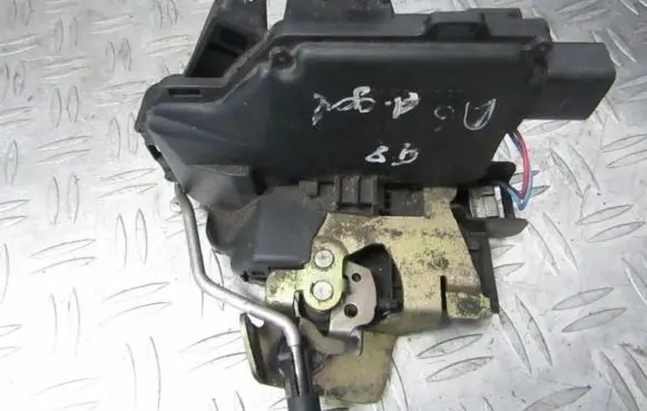 Audi A6 S6 C5 4B Rear door lock