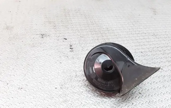 Audi A8 S8 D2 4D Horn signal