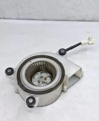Lexus RX 330 - 350 - 400H Hybrid/electric vehicle battery fan 0160700902 11X079AG