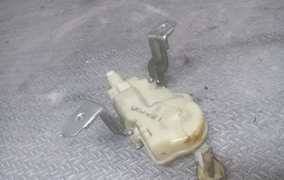 Toyota Yaris Central locking motor 