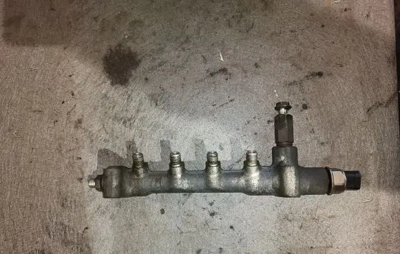 Opel Zafira B Fuel main line pipe 55PP0501