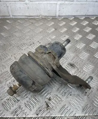 Lexus RX 330 - 350 - 400H Engine mount bracket