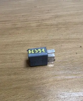 Volkswagen PASSAT B6 Other relay A0045452905 D6391
