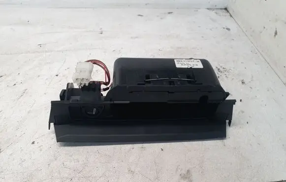 BMW 7 F01 F02 F03 F04 Car ashtray 911931706