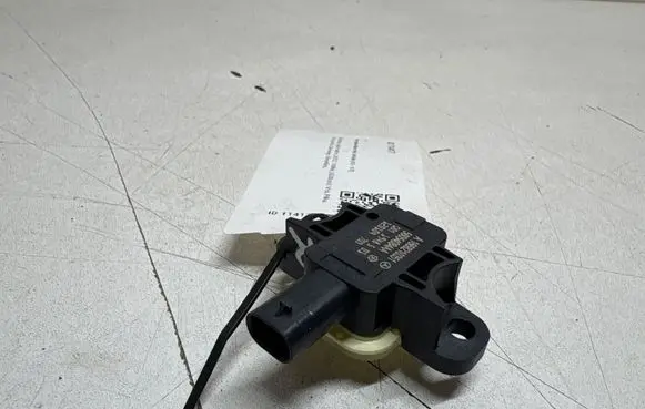 Mercedes-Benz ML W166 Airbag deployment crash/impact sensor A1668210351
