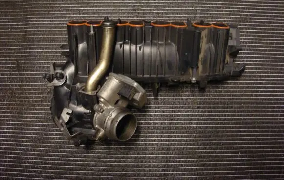BMW 1 E81 E87 Intake manifold 108452S10