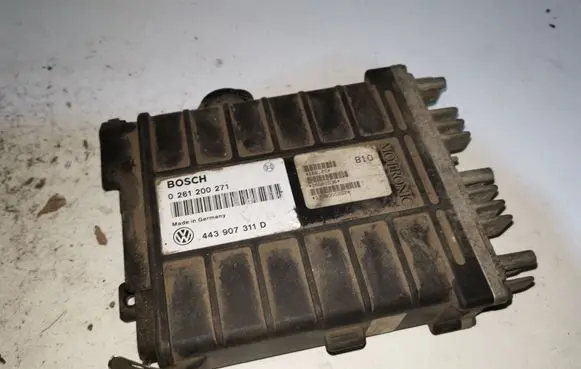 Volkswagen PASSAT B3 Engine control unit/module 443907311D 0261200271