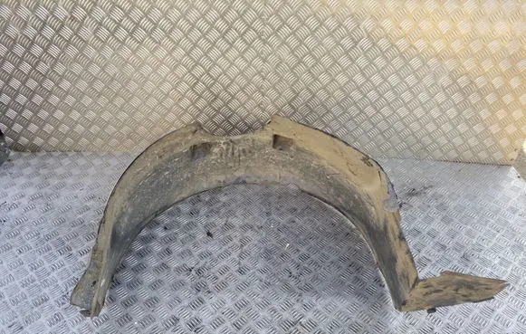 Front wheel arch liner splash guards