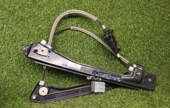 Volkswagen Jetta VI Front window lifting mechanism without motor 5C6837462J