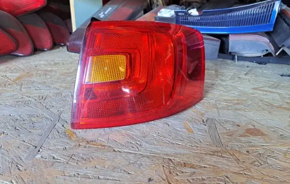 Volkswagen Jetta VI Rear/tail lights 5C6945096