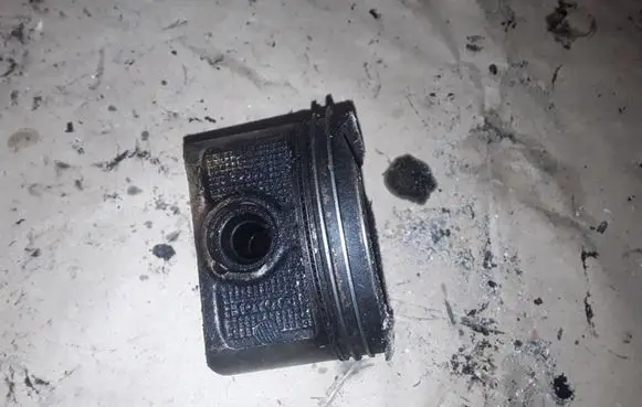 Toyota Avensis T220 Piston NOCODE