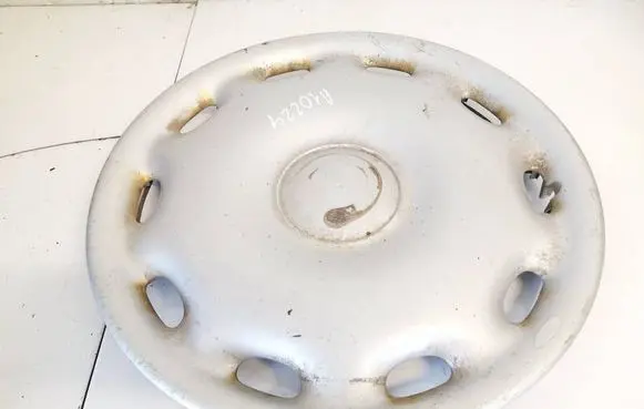 Audi 100 S4 C4 R15 wheel hub/cap/trim 8a0601147a