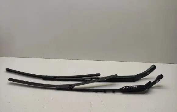 Windshield/front glass wiper blade