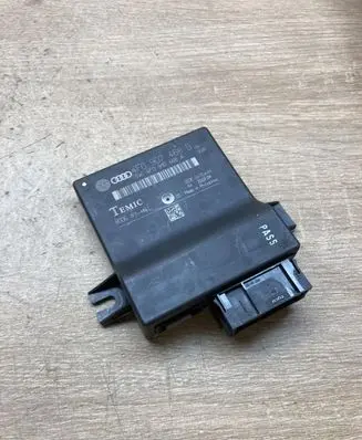 Audi A6 S6 C6 4F Gateway control module 4F0907468B 4F0910468A