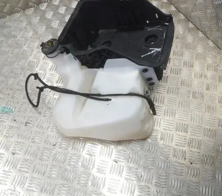 Ford F150 Windshield washer fluid reservoir/tank 7L1417618A