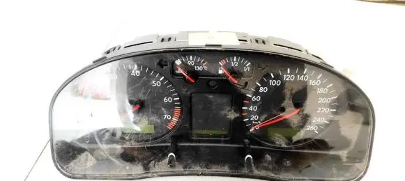 Volkswagen PASSAT B5 Speedometer (instrument cluster) 3B0919881M 110008794