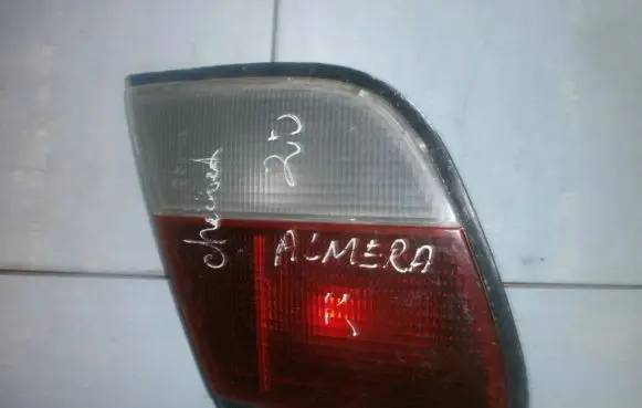 Nissan Almera Tailgate rear/tail lights A06HB