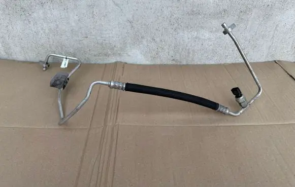 Renault Kadjar Air conditioning (A/C) pipe/hose 924403975R