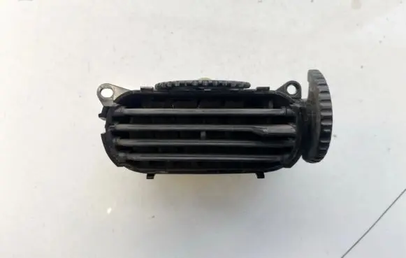 Mazda 626 Dash center air vent grill