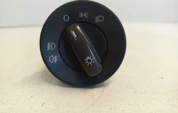 Skoda Octavia Mk2 (1Z) Light switch 1Z0941431C