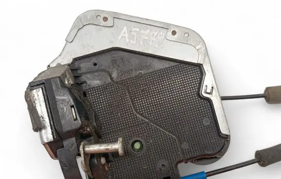 Toyota Avensis T250 Coupe door lock (next to the handle) A046693