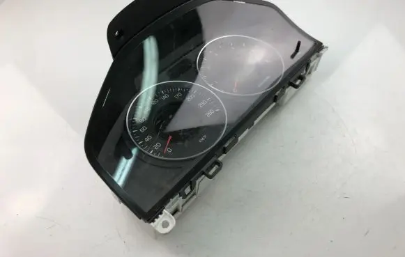 Volvo V60 Speedometer (instrument cluster) 31343323AA