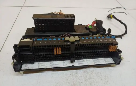 BMW 3 E46 Fuse box set 18500000001