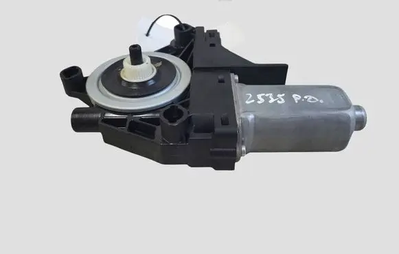 Volvo XC60 Front door window regulator motor 966269102 091212