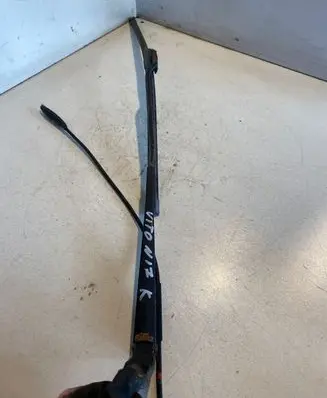 Mercedes-Benz Vito Viano W638 Front wiper blade arm