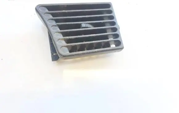 Mazda 3 I Dash center air vent grill 222716