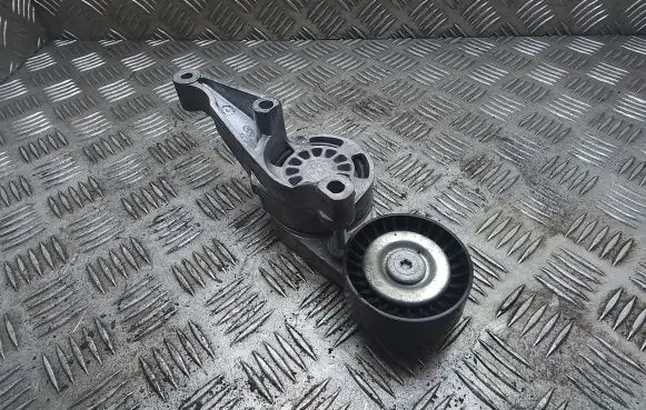 Audi A3 S3 8P Generator/alternator belt tensioner