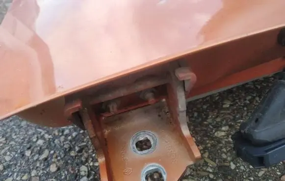 Renault Twingo II Front door upper hinge