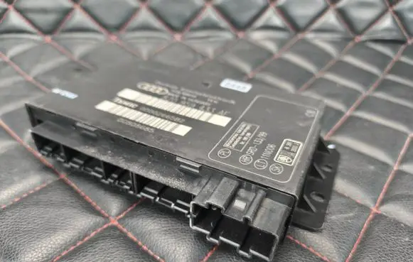 Audi A2 Comfort/convenience module 8Z0959433AF 00002665B2 00808685