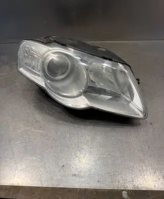 Volkswagen PASSAT B6 Headlight/headlamp 