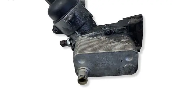 BMW 7 E38 Oil filter mounting bracket 2247204 87921451 47096A
