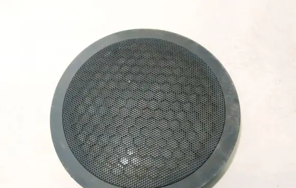 Side speaker trim/cover
