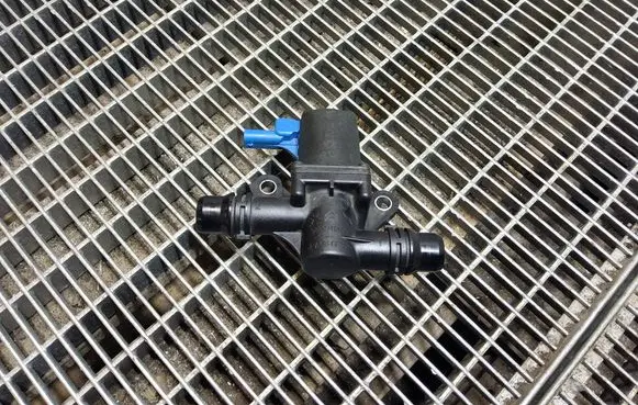 Citroen C4 III e-C4 Electric auxiliary coolant/water pump 9839741280